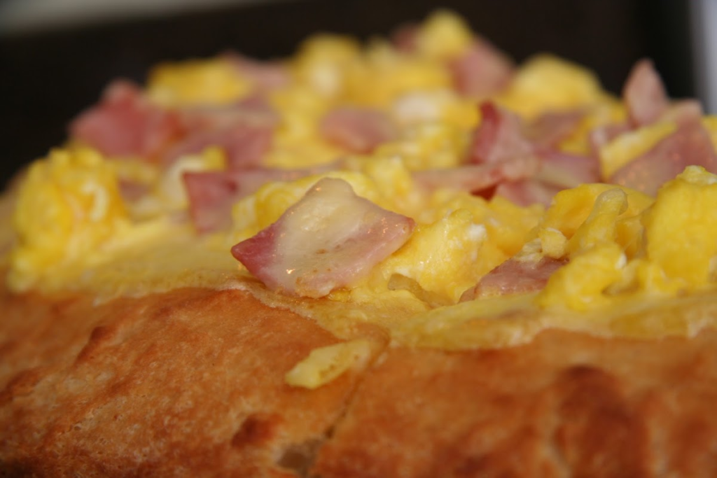 Eggs Benedict Pizza